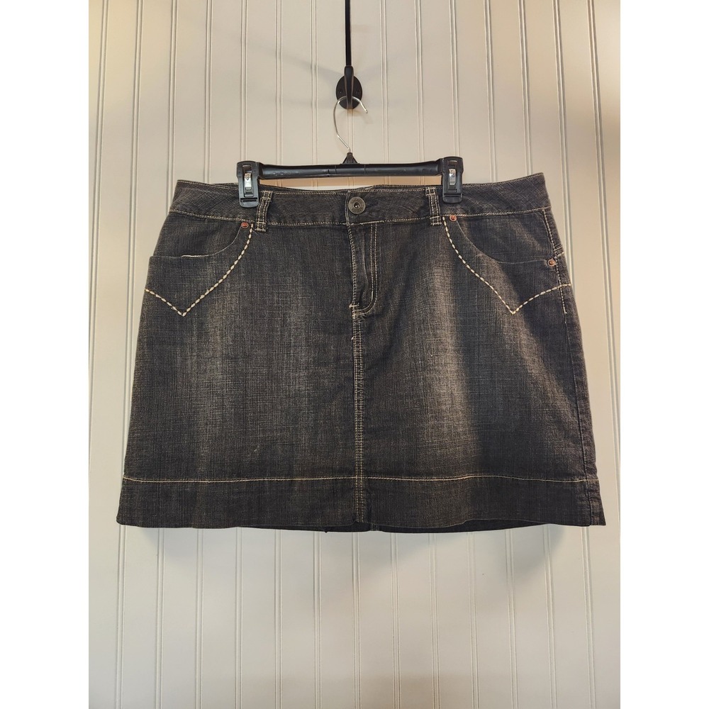 Venzia Women's Dark Blue Embroidered Stitching Mini Denim Skort Size 20 Active